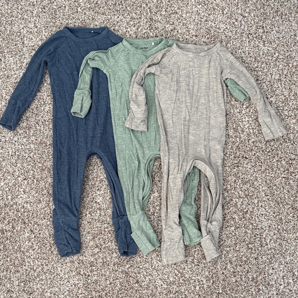 Little Sleepies Lot Size 3-6M Ribbed Zippy